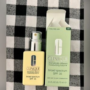 Clinique SPF 35 Moisturizing Lotion